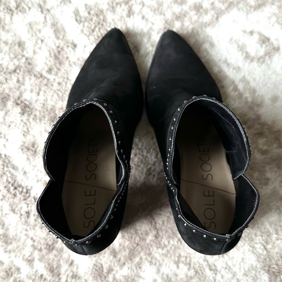 Sole Society Black Pointed Toe Ankle Booties with small studs So Delphine - Picture 10 of 12